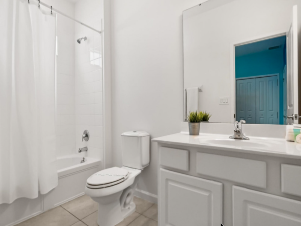 Luxury Vacation Home in Kissimmee 6-Bedroom Home with Private Pool & Great Amenities